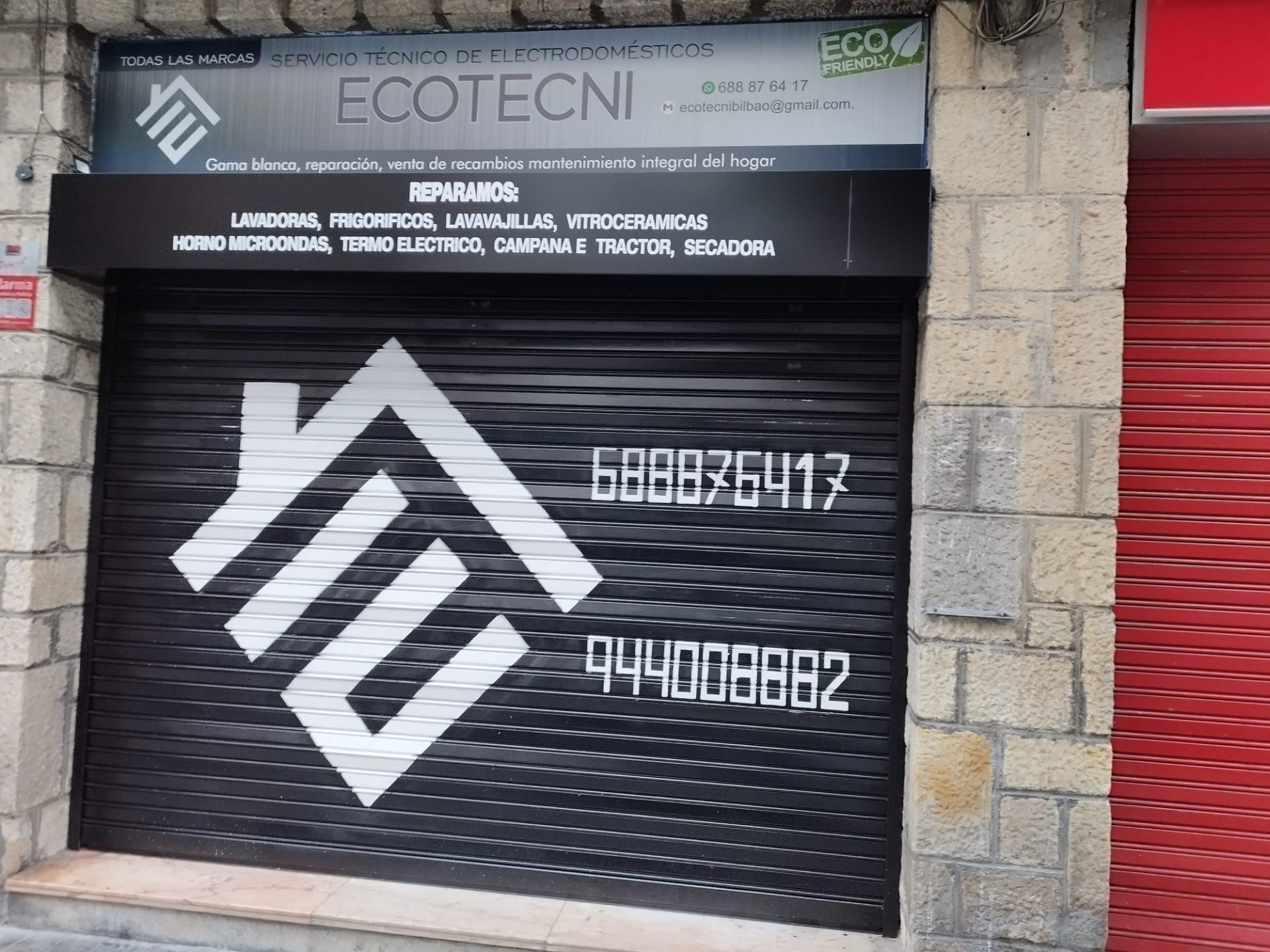 Tienda de ecotecni cerrada